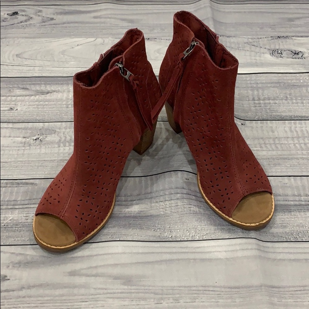 TOMS